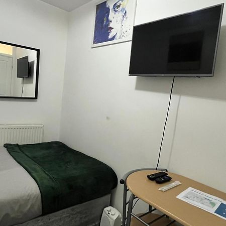 Home Away لندن المظهر الخارجي الصورة